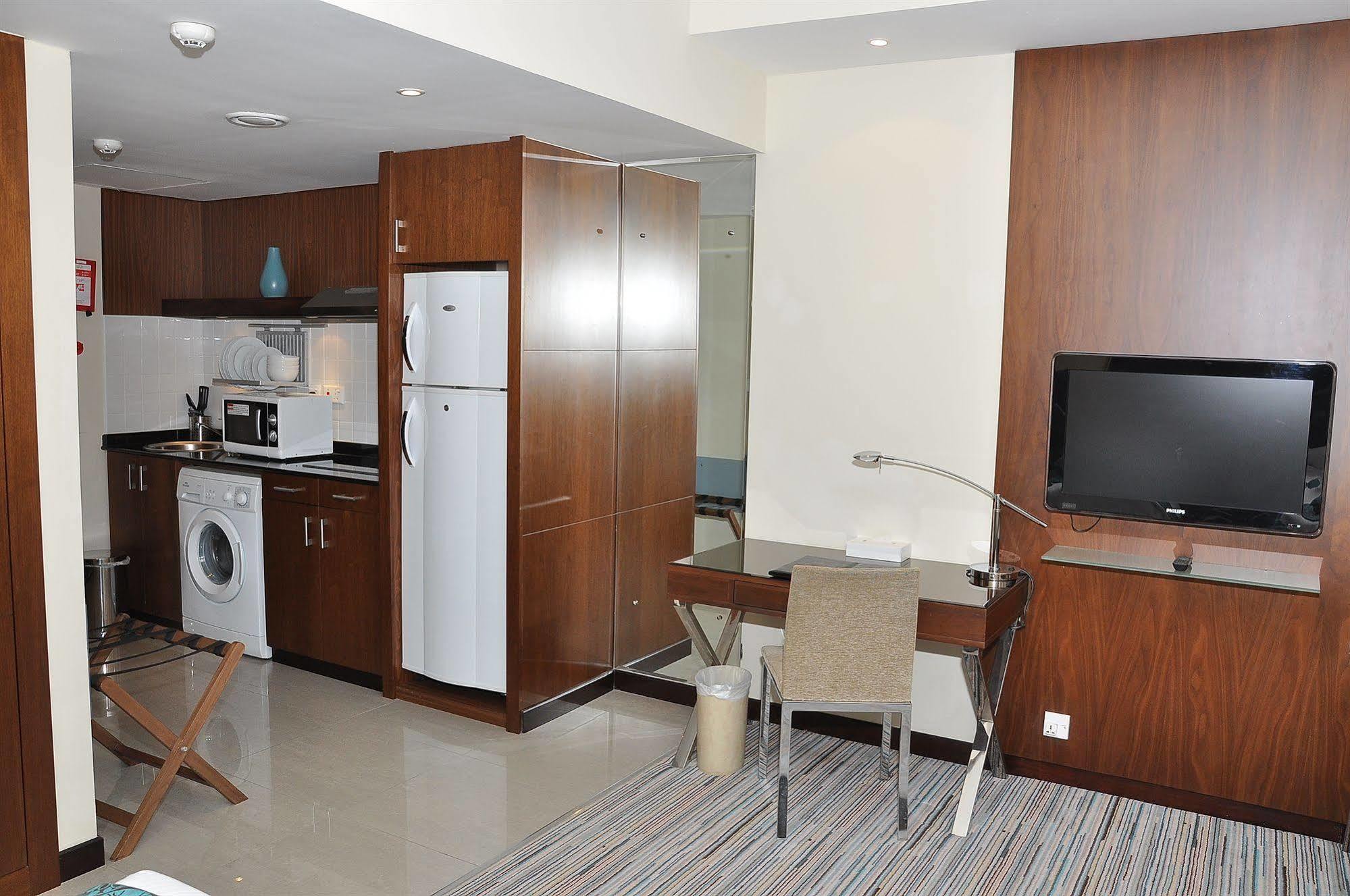 Phoenix Plaza Hotel Apartments Abu Dhabi Eksteriør billede